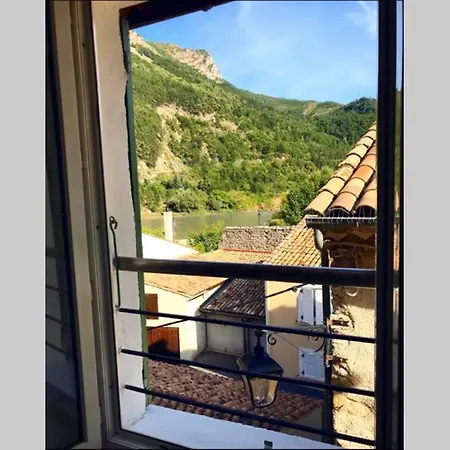 Chaleureux Au Calme Avec Vue Apaisante Apartamento