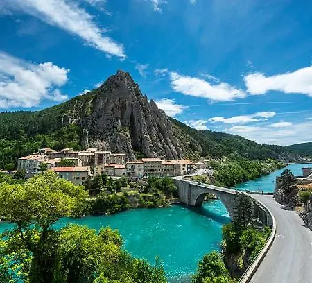 Chaleureux Au Calme Avec Vue Apaisante Apartamento Sisteron